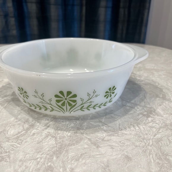 Vintage Glasbake Green Daisy Casserole Dish wLid, 1 1/2 QT, Milk Glass J-2600 - Picture 4 of 5